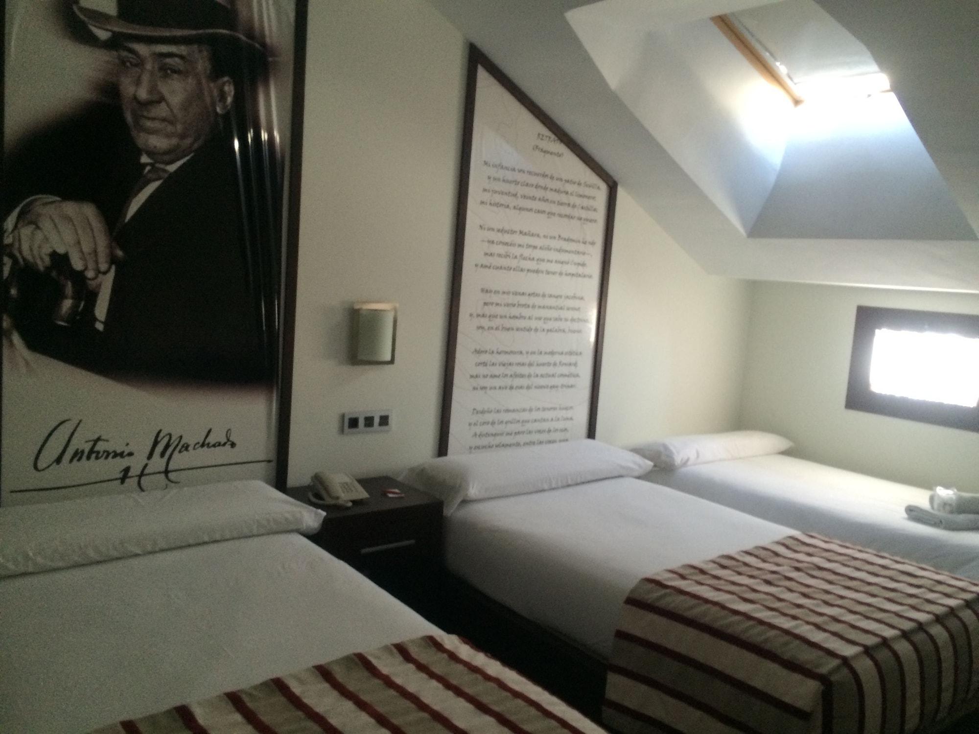 Hostal Aznaitin Baeza Exteriör bild