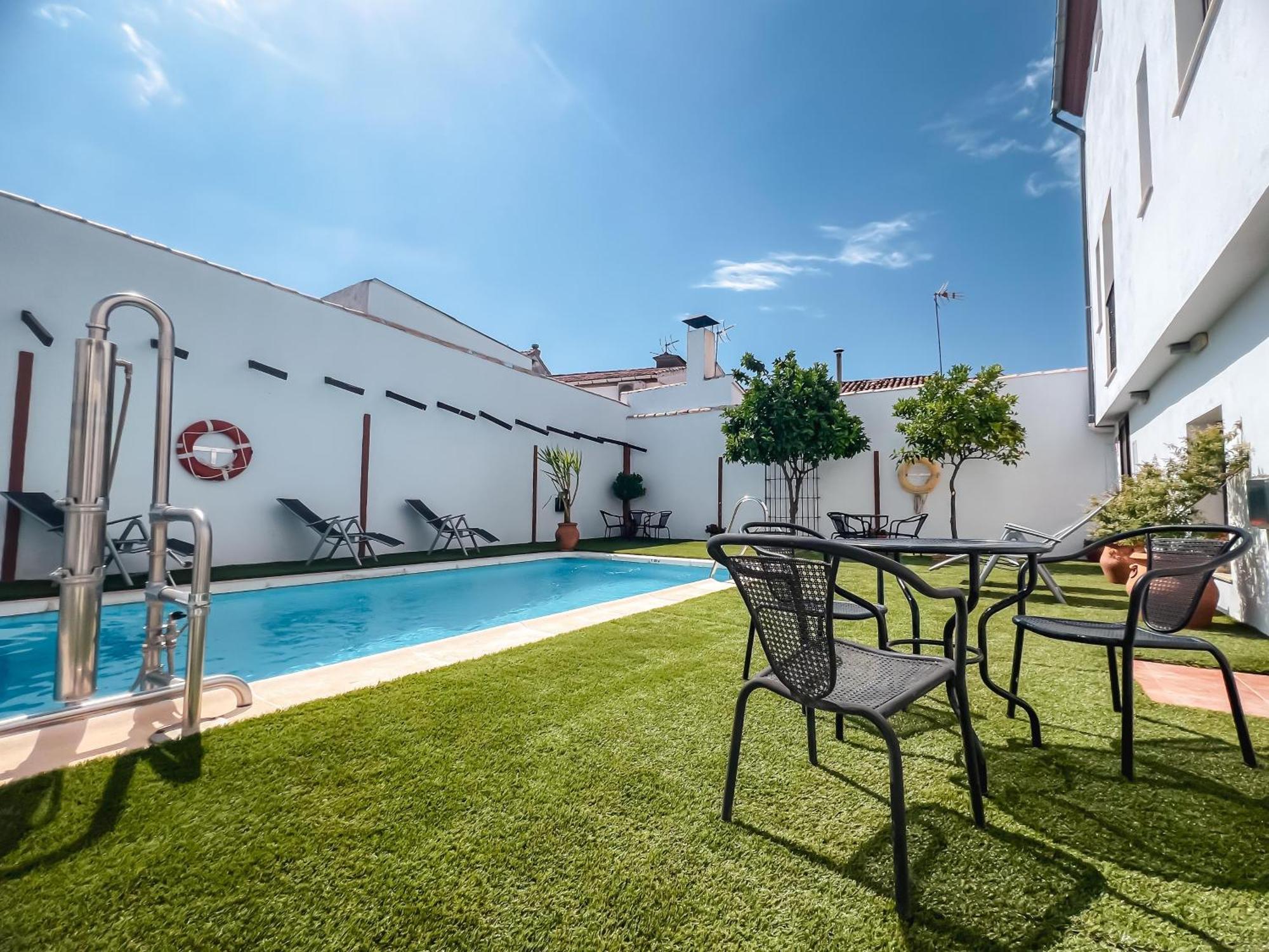 Hostal Aznaitin Baeza Exteriör bild