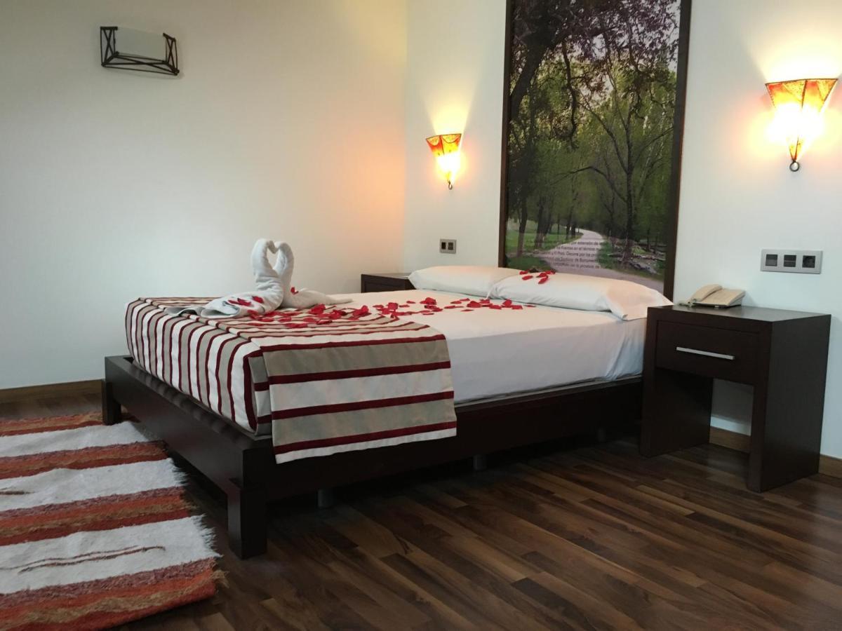 Hostal Aznaitin Baeza Exteriör bild