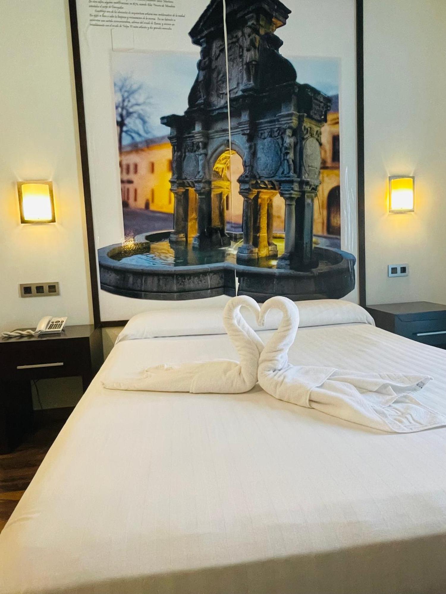Hostal Aznaitin Baeza Exteriör bild