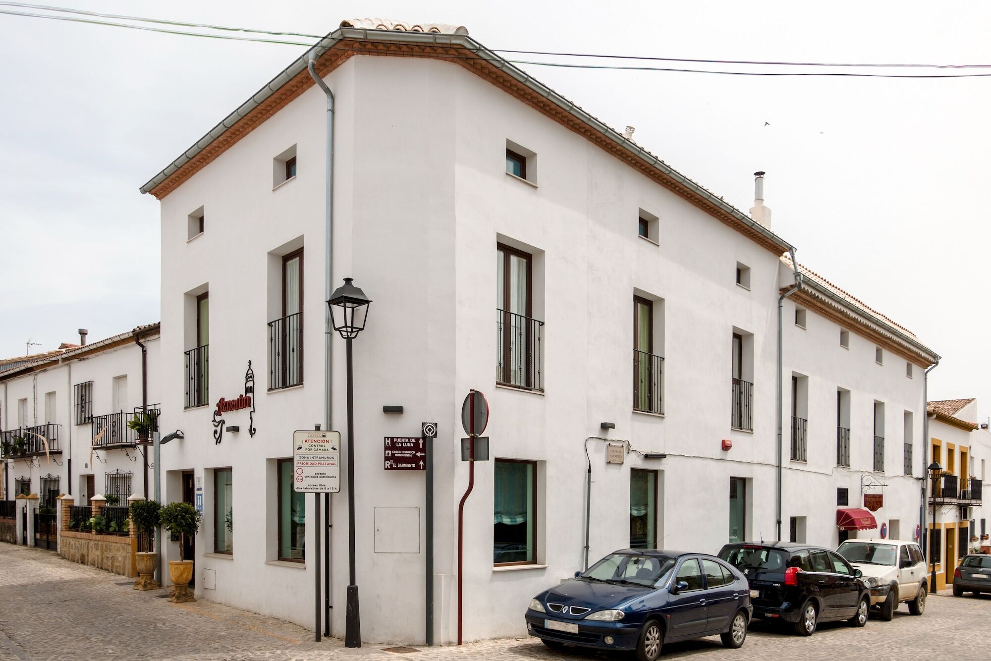 Hostal Aznaitin Baeza Exteriör bild