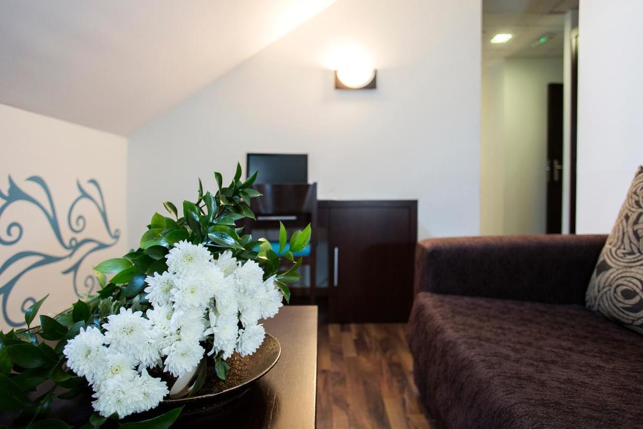 Hostal Aznaitin Baeza Exteriör bild