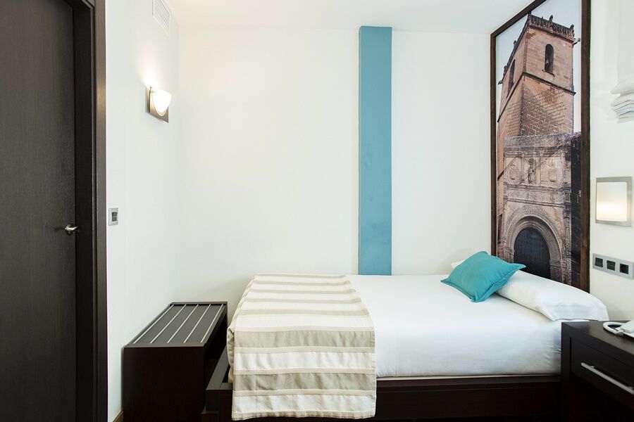 Hostal Aznaitin Baeza Exteriör bild